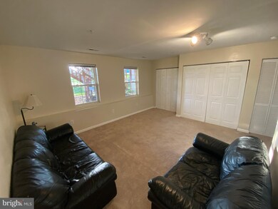 7112 Ladd Cir, Frederick, MD 21703 - photo 4