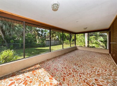Oversized screen lanai to enjoy year round!