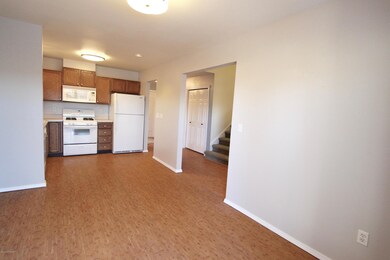 5-dining to kitchen