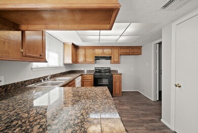 13719 Southline Rd, Sugar Land, TX 77498 - photo 6