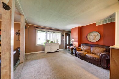 2019 Garden Ct living room 1