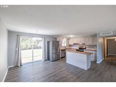 5555 Red Leaf Dr S, Salem, OR 97306 - photo 7