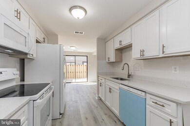 548 Glen Ct, Glen Burnie, MD 21061 - photo 7