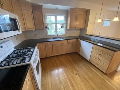 378 Washington St unit 378, Winchester, MA 01890 - photo 5