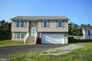 212 Freight Car Cir, Bunker Hill, WV 25413 - photo 2