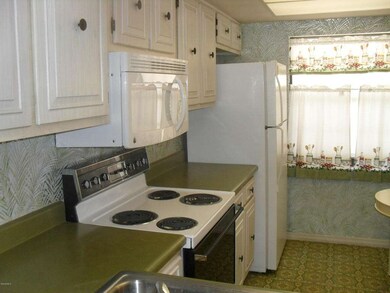 Royal Colonial Interior 002