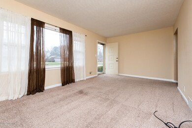 9115 Waltlee Rd, Louisville, KY 40291 - photo 5