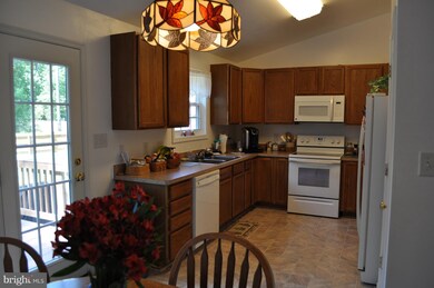 221 Traveller Cir, Montross, VA 22520 - photo 4