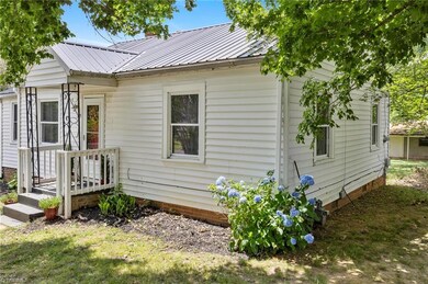 335 Hall Dr, Asheboro, NC 27205 - photo 4