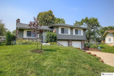 9947 Orchard Cir, Omaha, NE 68127 - photo 2