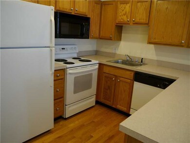 328 Pemberwick Rd unit 3, Greenwich, CT 06831 - photo 6