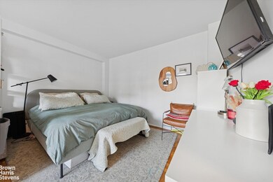 The Blackstone unit 7F, Bronx, NY 10463 - photo 3