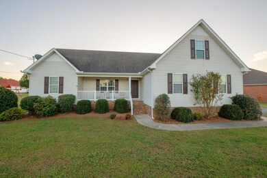 203 Graydon St, Shelbyville, TN 37160 - photo 2