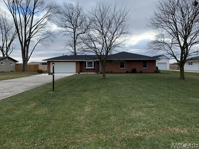 401 Woodlawn Dr, Wapakoneta, OH 45895 - photo 3