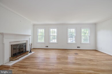 3581 Hamlet Place, Chevy Chase, MD 20815 - photo 5