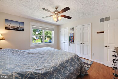 7105 Avesbury Ln, Glen Burnie, MD 21061 - photo 2