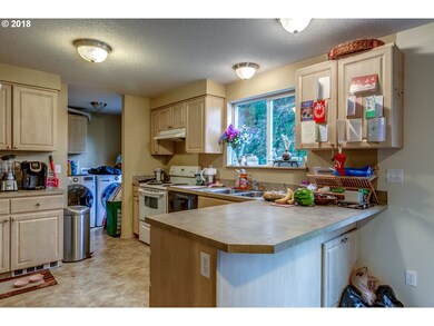 9985 NE Trillium Ln, Newberg, OR 97132 - photo 6