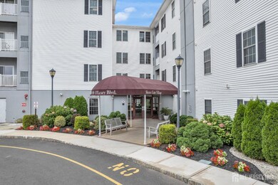Shore Gate Village Grand Condominium unit 427, South Amboy, NJ 08879 - photo 2