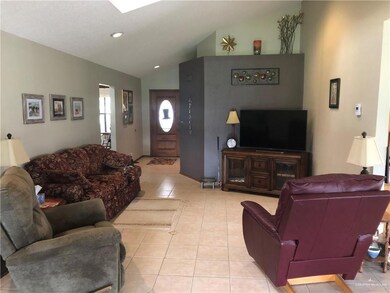 305 Diana Dr, Alamo, TX 78516 - photo 3