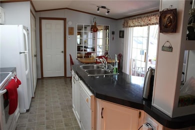 15 York Ct, Rochester, NH 03868 - photo 4