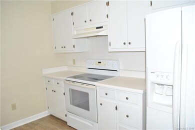 5118 W Piedmont Cir, Conover, NC 28613 - photo 7