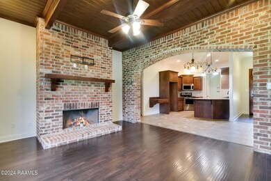 4-web-or-mls-403 Brooks Passage-4