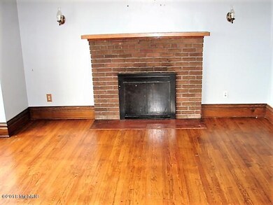 138 W Mansion St, Marshall, MI 49068 - photo 5