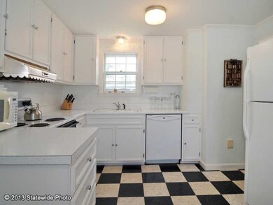 18 Eastern View Ave, Wakefield, RI 02879 - photo 7