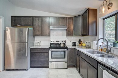 126 Lancaster Farm Rd, Salem, NH 03079 - photo 7