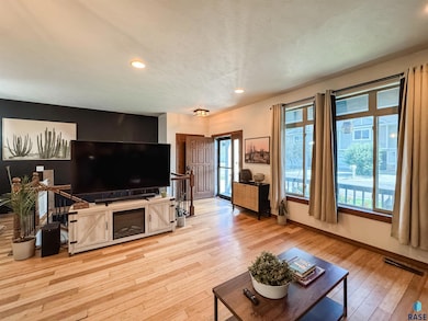 305 Spring Place, Brandon, SD 57005 - photo 5