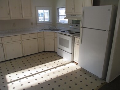 16 Lower Landing Mhp Park, Charlestown, NH 03603 - photo 4