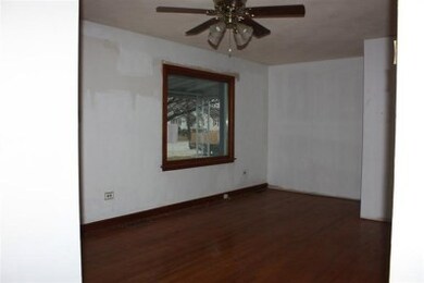 218 N Woodlawn Ave, Griffith, IN 46319 - photo 2