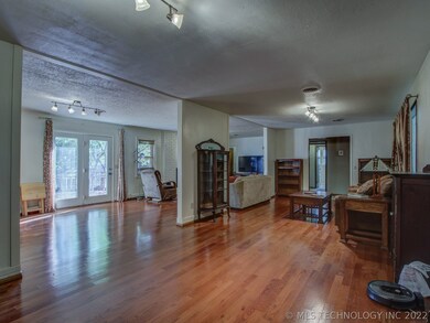 713 Brentwood Dr, Tahlequah, OK 74464 - photo 6