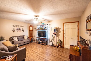 1301 Clover Ln, Albany, GA 31705 - photo 7