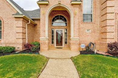 1657 Oak Creek Dr, Hurst, TX 76054 - photo 4