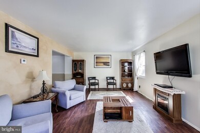 12025 Dove Cir, Laurel, MD 20708 - photo 5