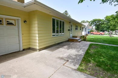 1613 15th St S, Moorhead, MN 56560 - photo 4