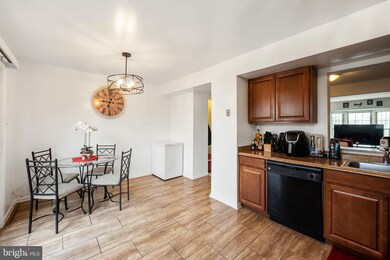 14122 Oakpointe Dr, Laurel, MD 20707 - photo 5