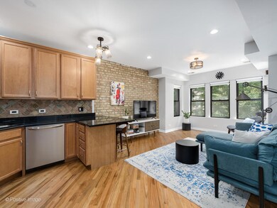 4814 N Hoyne Ave unit 2, Chicago, IL 60625 - photo 3