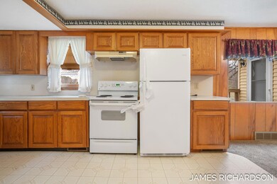 26-web-or-mls-8793-146th-ave
