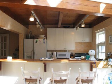 7 Kettle Hole Ln, Vineyard Haven, MA 02568 - photo 5