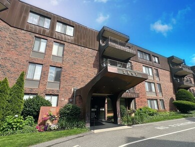 1008 Paradise Rd unit PHF, Swampscott, MA 01907 - photo 2