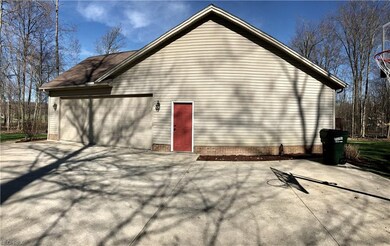 Oversized 2 car garage with hot/cold water, floor 
