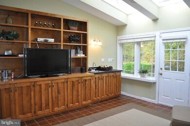 3504 Barkley Dr, Fairfax, VA 22031 - photo 4