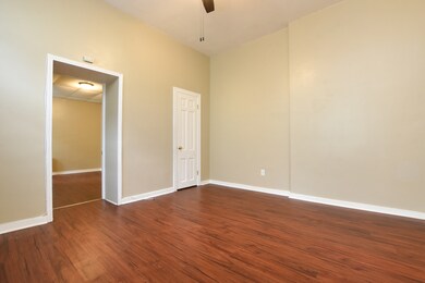 255 N Spring St unit 3, Elgin, IL 60120 - photo 2
