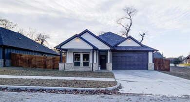 405 N Holman St, Decatur, TX 76234 - photo 2