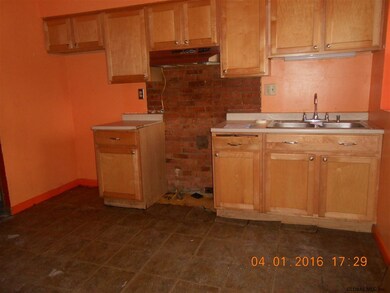 5 121st St, Troy, NY 12182 - photo 4