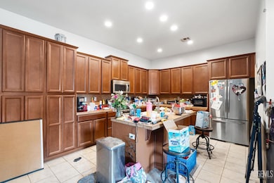 6208 Fire Opal Dr unit 1, Bakersfield, CA 93313 - photo 7