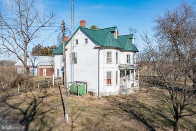 2407 Greensburg Rd, Martinsburg, WV 25404 - photo 4