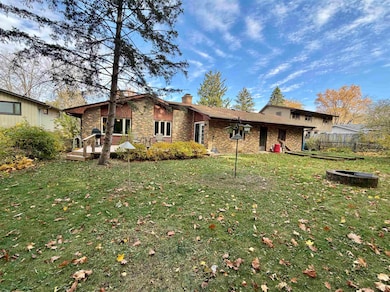 4839 Alpine Park Dr, Rockford, IL 61108 - photo 2